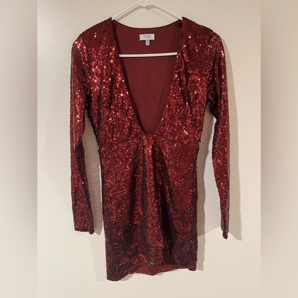 💌🪩🎳🎰Maroon sequined cocktail mini dress! Worn once! - Picture 3 of 5